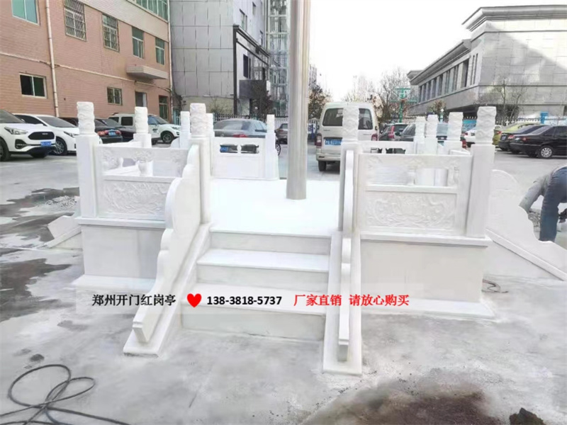 汉白玉旗台